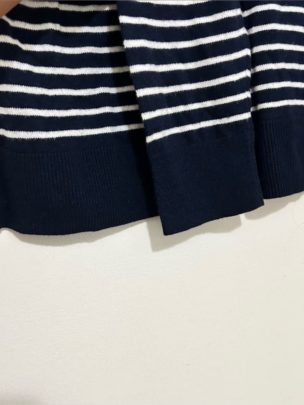 GAP Navy Blue White Striped Boatneck Knit Sweater Pullover Sz S Side Slit Preppy - Picture 6 of 6